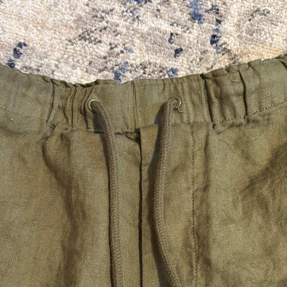 Mango Green Linen Shorts with Relaxed Fit - Picture 4 of 5